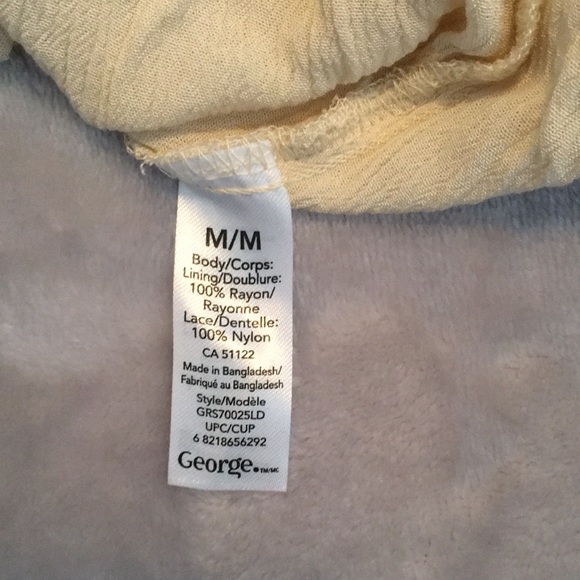 Pretty boho top with tassels - Picture 5 of 5